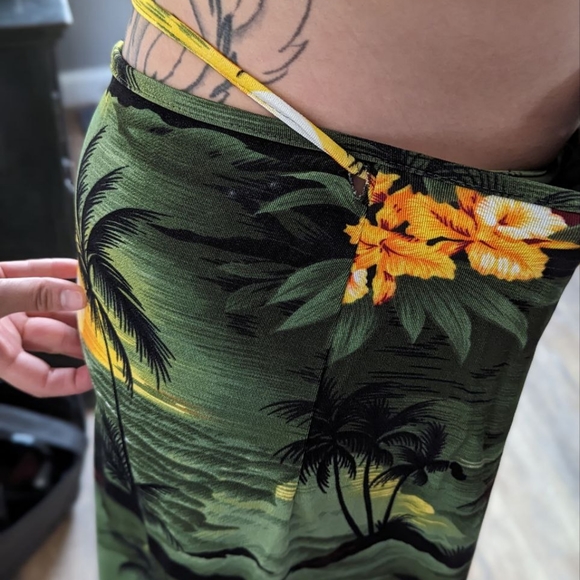 Vintage Tropical Green Hawaiian Sunset Swimsuit Sarong Skirt, One Size - Picture 4 of 5